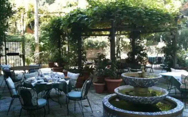 The Lost Unicorn Hotel