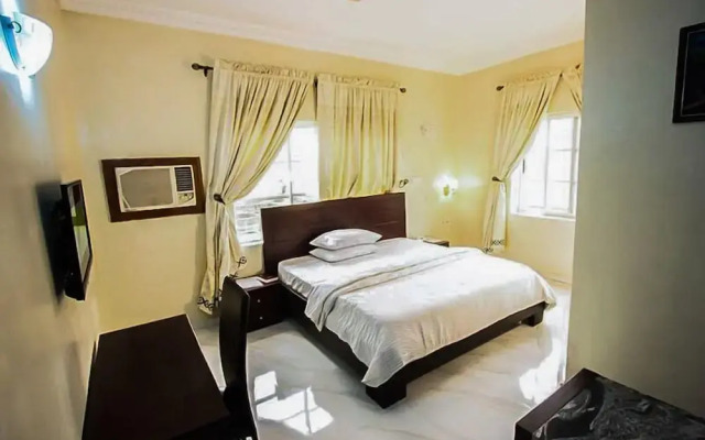 Carabana Hotel & Suites