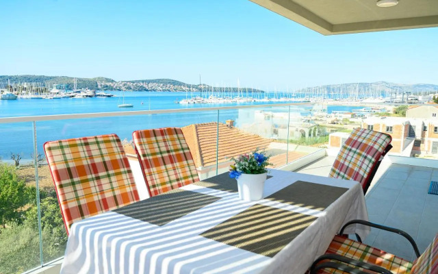 Apartments by the sea Trogir - 18879