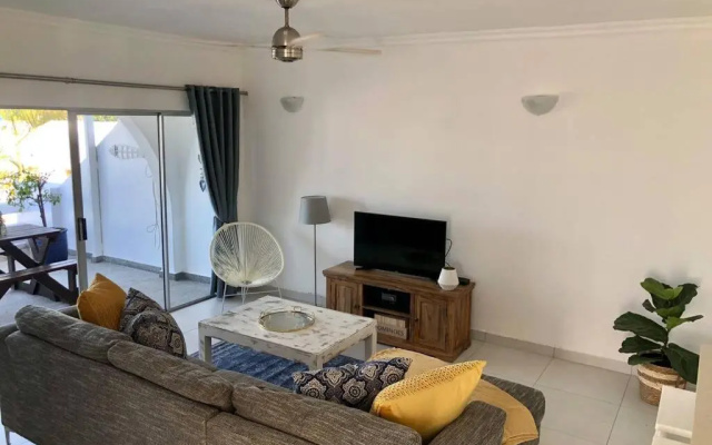 42 Thira - Beautiful Beach apartment