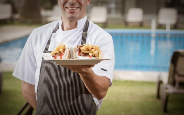 Petousis Hotel & Suites