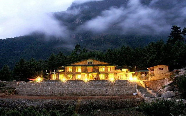 Mountain Lodges of Nepal - Monjo