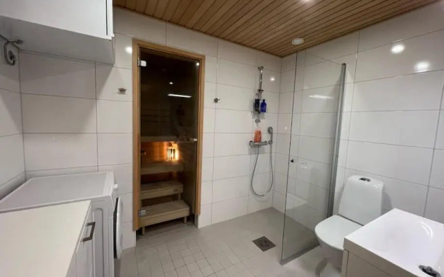 Suite - King Size Bed - Gym&Wifi - Indoor Parking