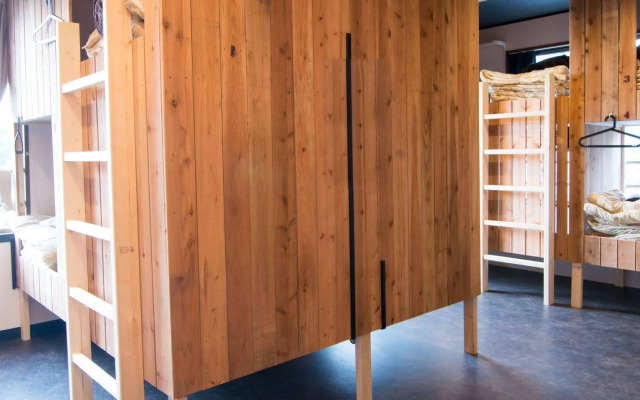 TONAGI Hostel & Cafe