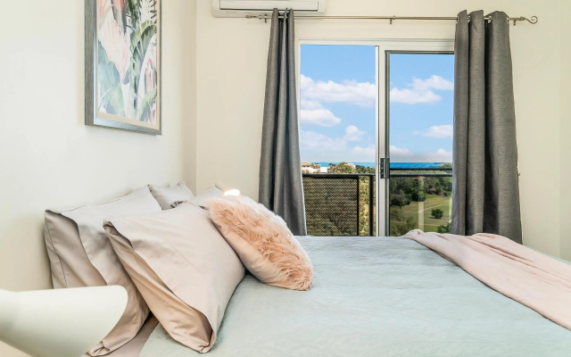 Huge CBD Top Floor Apartment with Breath Taking Views! – Guest Rooms – Darwin