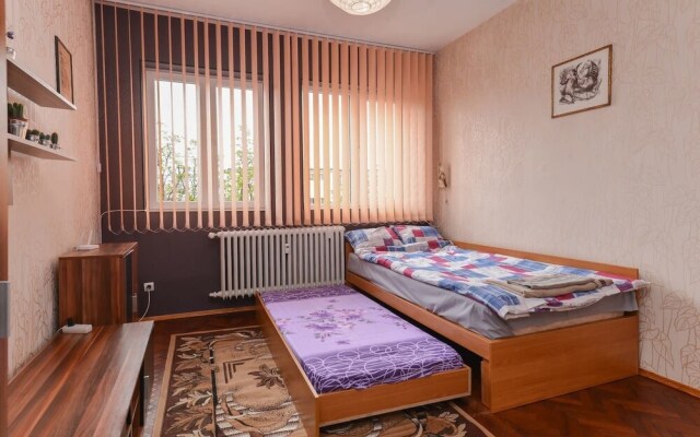FM Deluxe 2-BDR Apartment - Rakovski street
