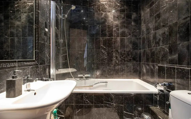 Stylish 2-bed Flat by Piccadilly Circus & Mayfair