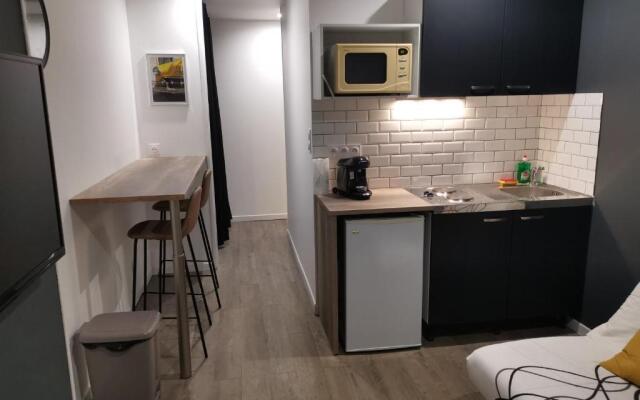 Studio cosy au pied du METRO FLACHET