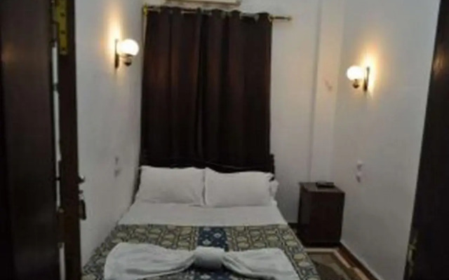 Oasis Hotel