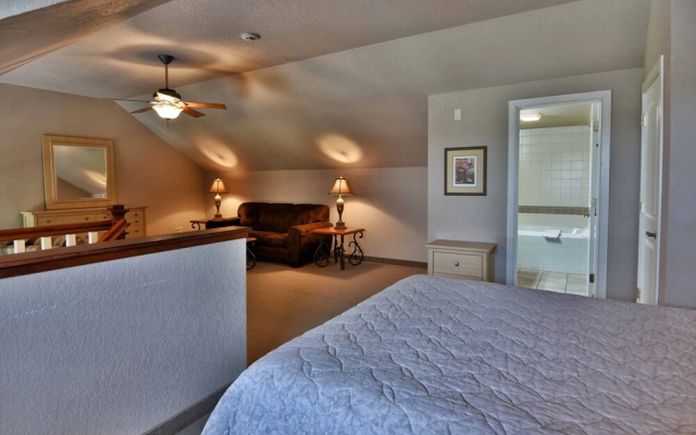Unit 302 2 BD/ 2 BA Condo