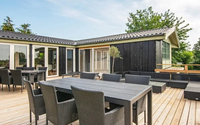 Sunny Holiday Home in Ebeltoft near Sea