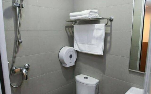 RedDoorz @ Beach Road