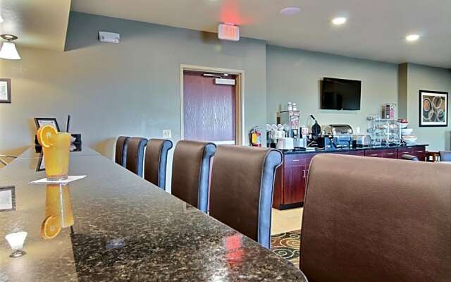 Cobblestone Hotel & Suites - McCook