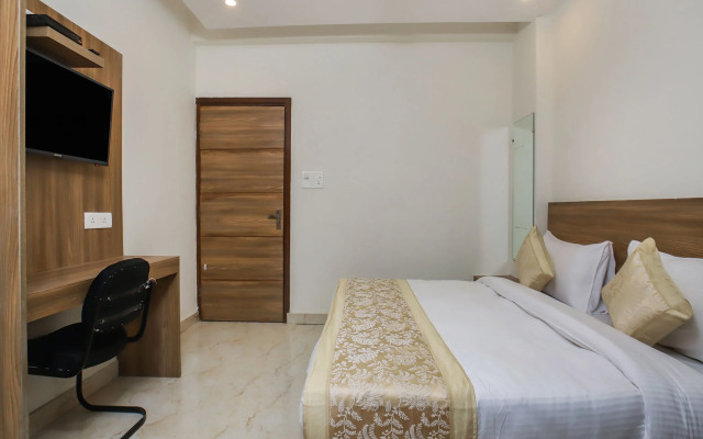 OYO 22235 Mint Residency