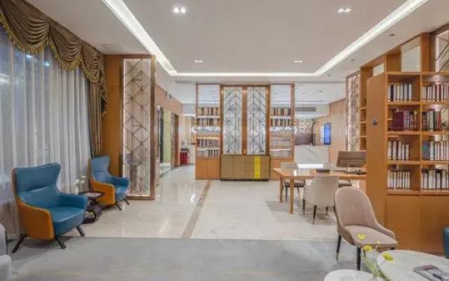 Atour Light House Hotel