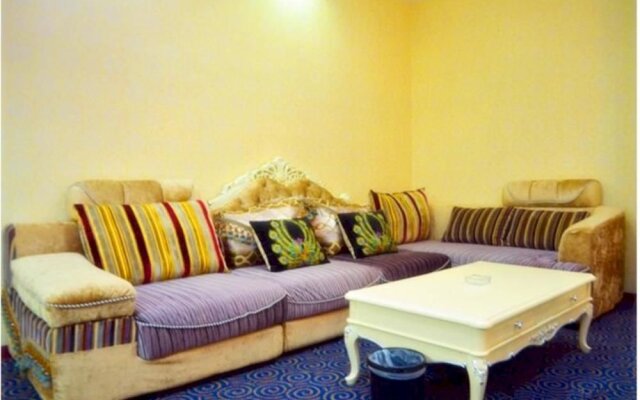 Yiyang Three-star Business Hotel