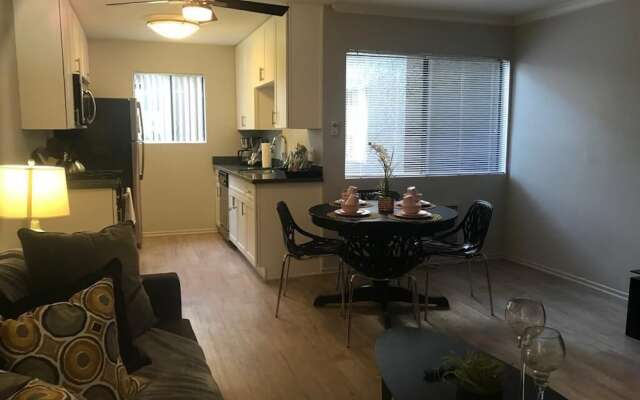 Hollywood Charming Vacation