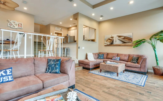 Pet-friendly Pottsboro Townhome w/ Lake Access!