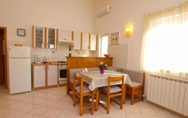 Apartments Iva 1534