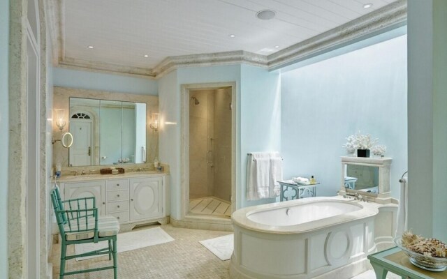 Sunny Vacation Villa 99