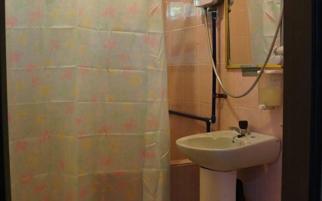 OYO 90037 The 7 Lodge Tambunan