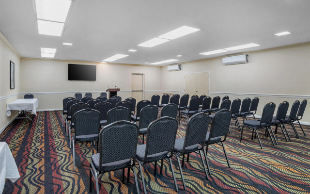 SureStay Plus Hotel by Best Western Greenwood