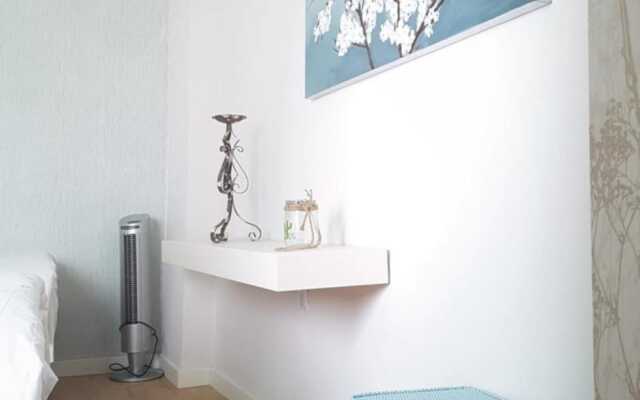 Plaza de la Merced Apartments by Allô Housing