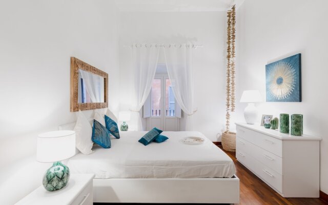 Charme Pettinari 11 people