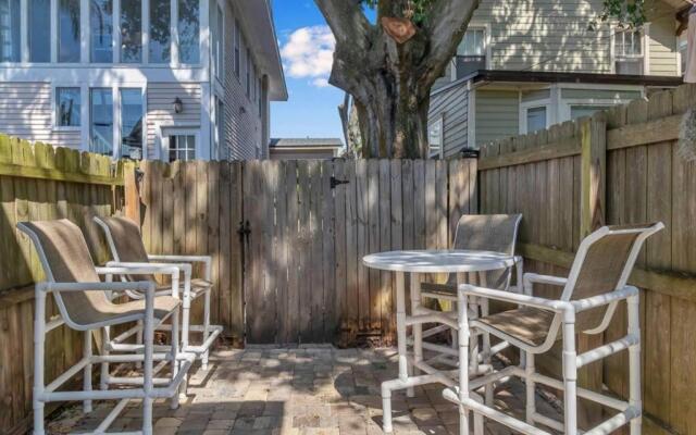 Comfy studio - stylish yet budget friendly!