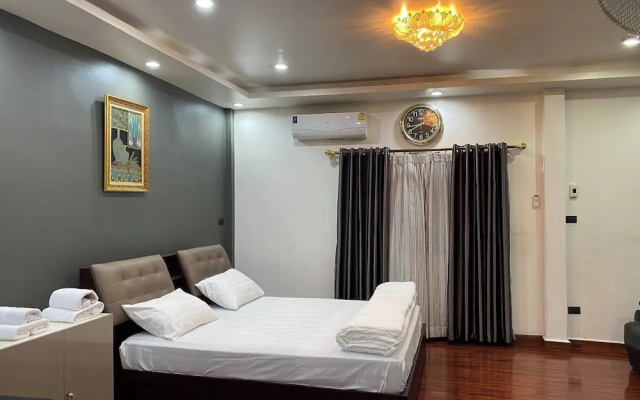 Beautiful 2 Story Newly Renovated Bungalow House