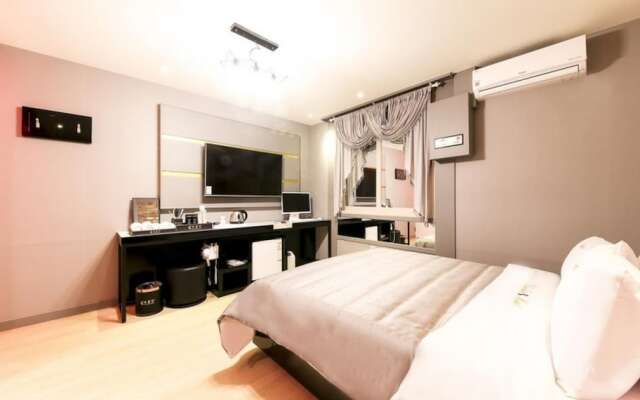 Chocolate Motel