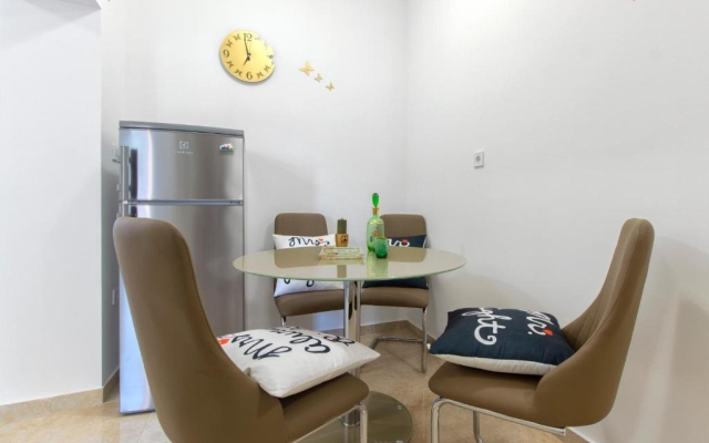 Apartment Mila - 100m from the sea: A3 Brodarica, Riviera Sibenik