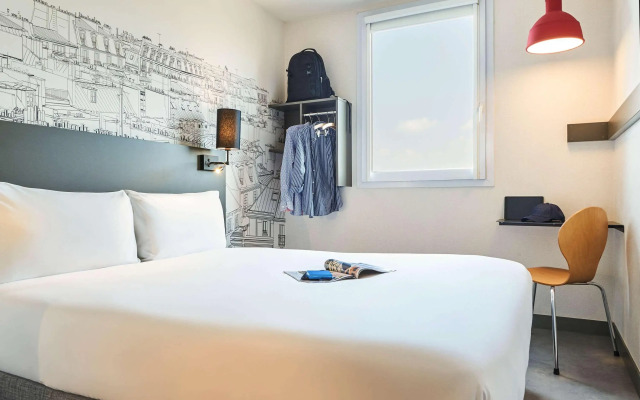 greet Hotel Paris porte de la Chapelle - Aréna