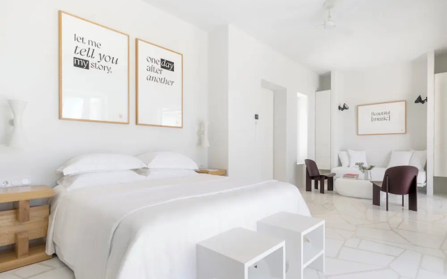TWWO Antiparos
