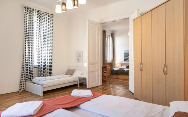 Simple Apartment near Wiener Stadthalle