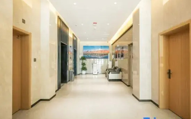 Super 8 Select Hotel