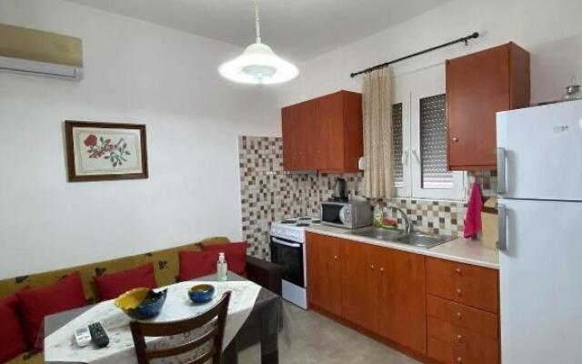 Giannis-Kleopatra House 1