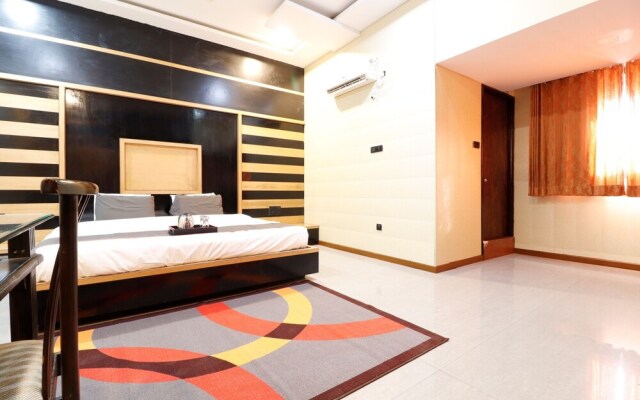 Collection O 45418 Hotel Rahul Palace