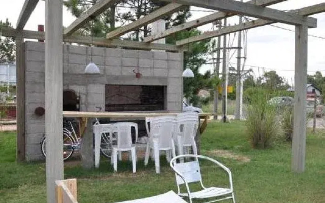 Rojo y Negro Hostel - Posada