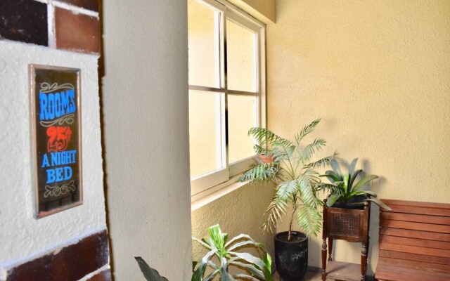 Artistic Apartment in Sunny Elwood near St Kilda