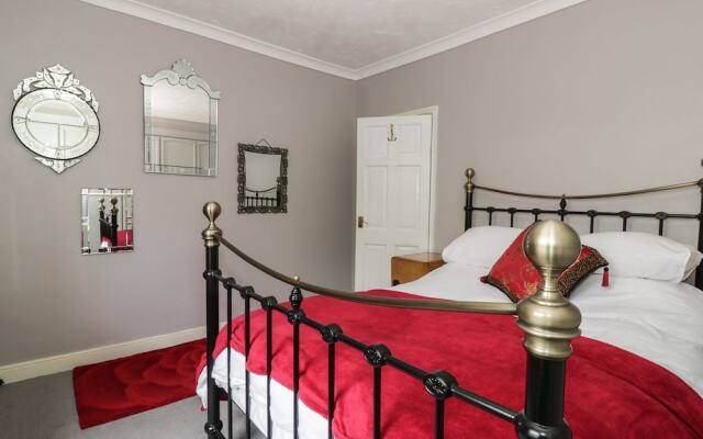 9 Oaklands Terrace