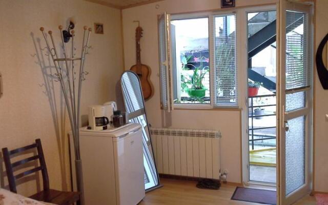 Private clean room in the center