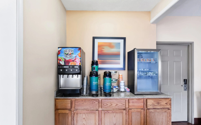 Quality Inn and Suites Springfield Southwest near I-72
