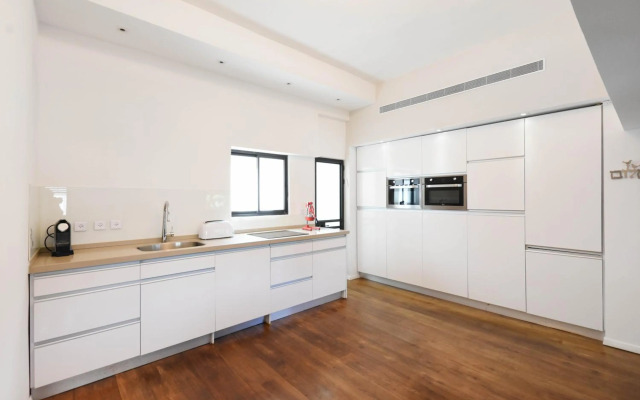 Serene 2BR in Dizengoff Square by HolyGuest