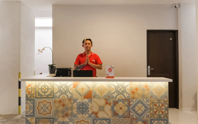Super OYO Collection O 90023 Damar Kusumo Guest House