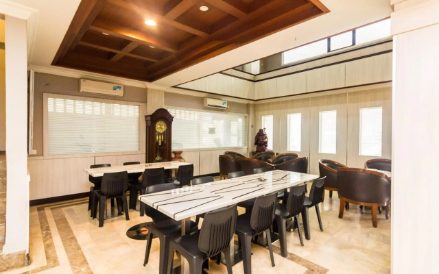 OYO 1896 Kita Hotel