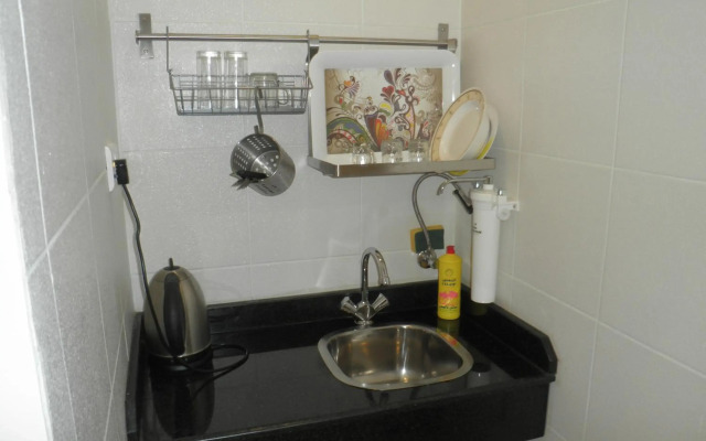 Marina Royal Hotel Suites