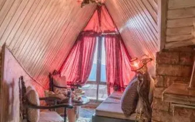 Lykovrisi Guest House I