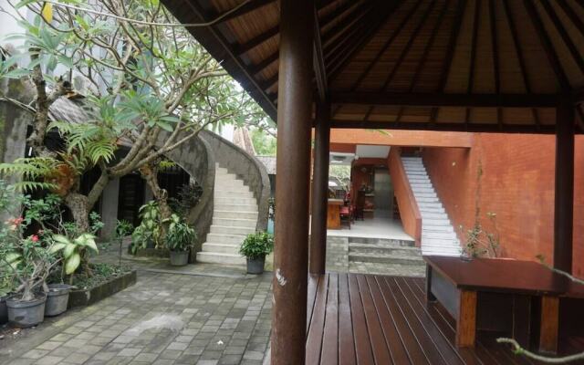 Capital O 2533 Shita Bali Hotel