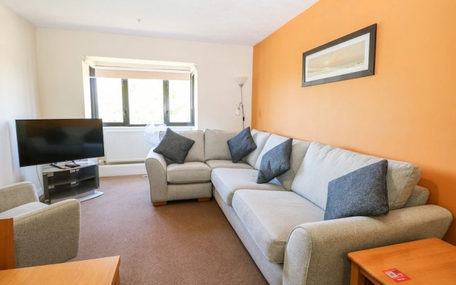 Flat 33 - Marine Court